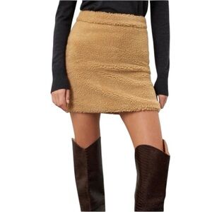 Aliette Women’s Sherpa Faux Fur Mini Skirt Tan Lined New w/o tag size 10